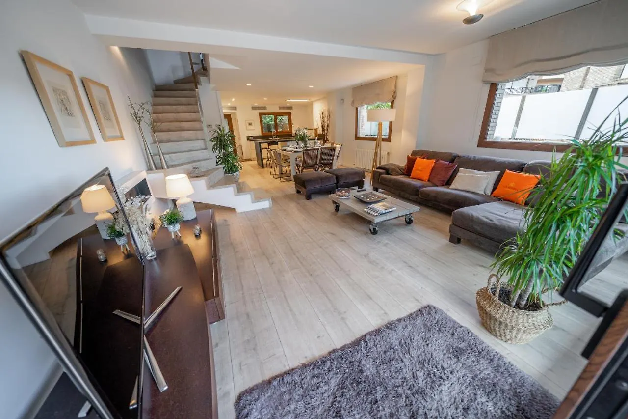 Residencial Bella Donna Lux House, Jacuzzi Y Piscina Privada Villa Lloret de Mar Holiday home