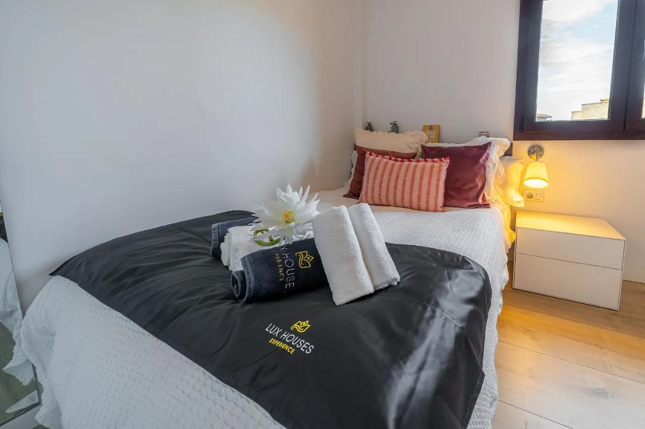 Holiday home Residencial Bella Donna Lux House, Jacuzzi Y Piscina Privada Villa Lloret de Mar