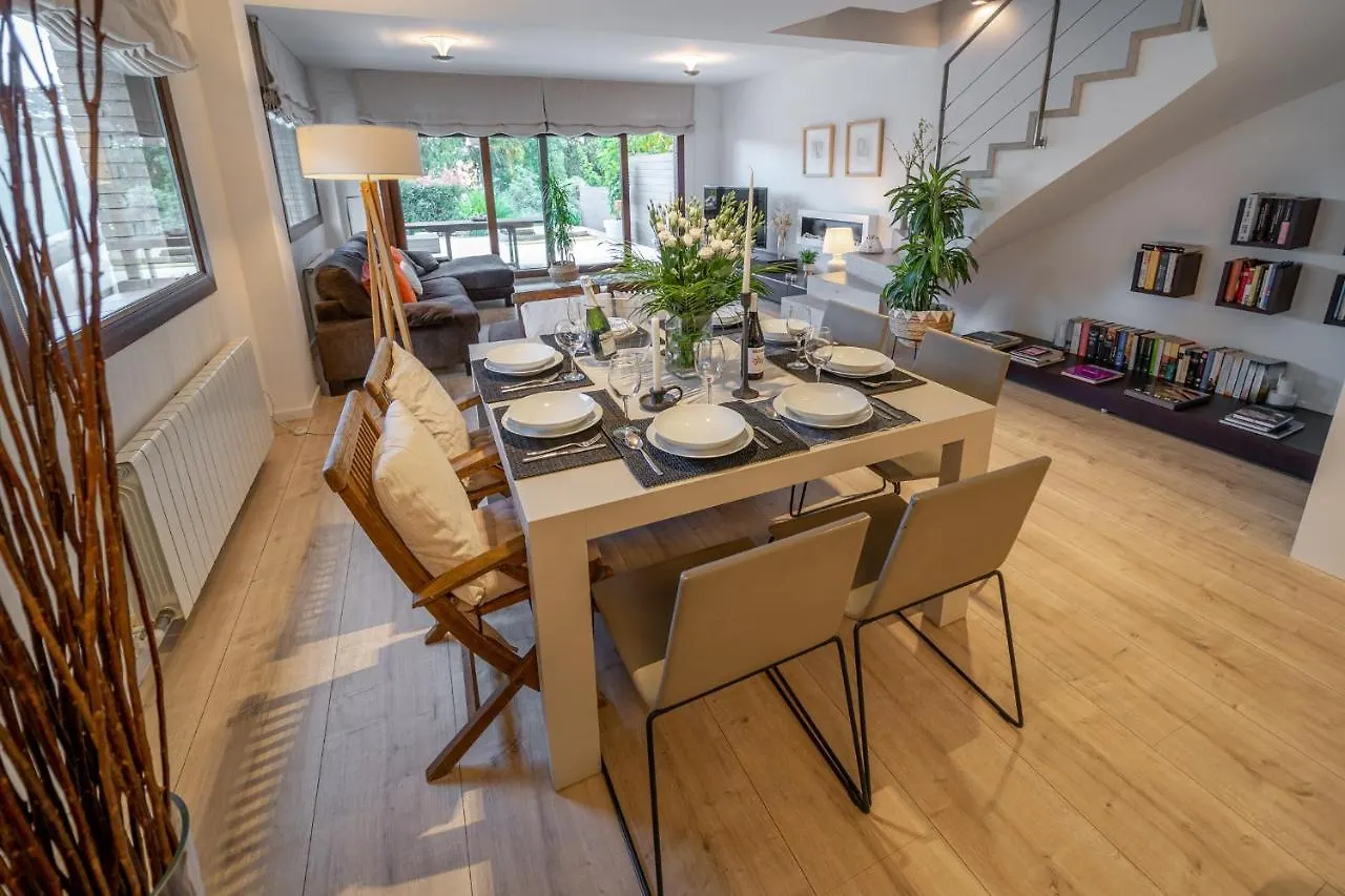 Residencial Bella Donna Lux House, Jacuzzi Y Piscina Privada Villa Lloret de Mar Holiday home