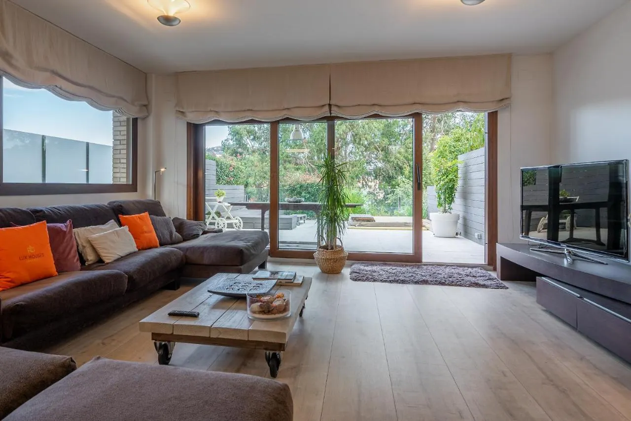 Residencial Bella Donna Lux House, Jacuzzi Y Piscina Privada Villa Lloret de Mar 0*,  Spain