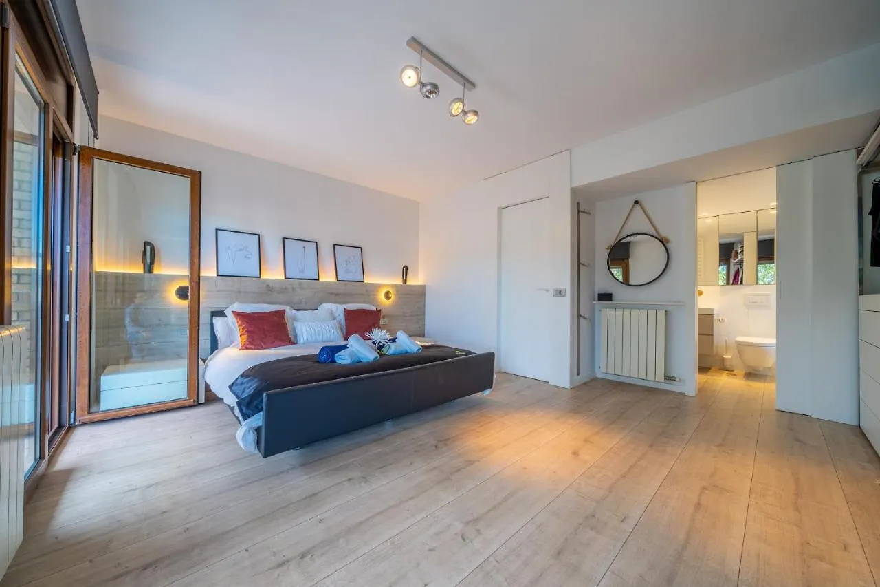 Residencial Bella Donna Lux House, Jacuzzi Y Piscina Privada Villa Lloret de Mar Spain
